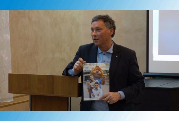 Константин Скворцов говорил с юнкорами о фейках и видах интервью