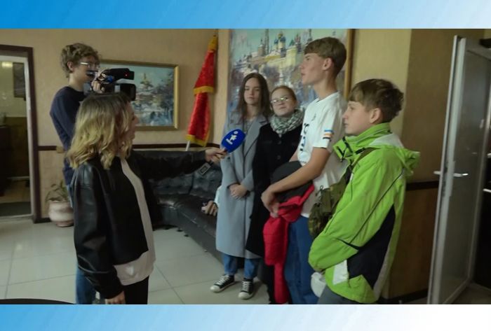 Чтобы вновь за чашей братства вместе нам собраться!